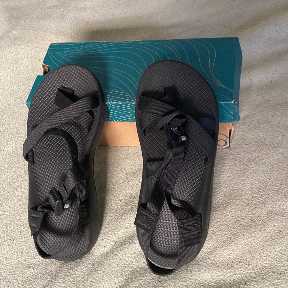 Brand New Men’s Chaco Z Cloud sandals size 9!